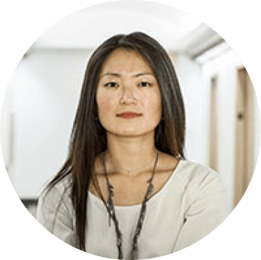 customer with Siberian kitten